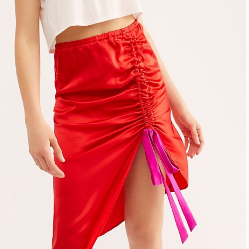 NIGHTCAP CLOTHING SILK CINDY SKIRT W/EXAGGERATED RUNCHED DETAIL RED/HOT PINK M